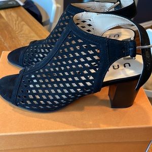 Unisa black fabric (ungaila) shoes